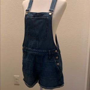 Madewell short overalls!